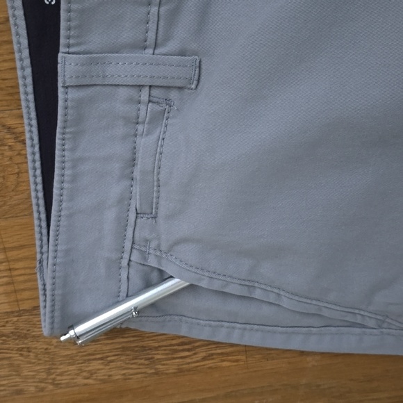 SONOMA BRAND MEN'S LIGHT GRAY FLAT FRONT SHORTS SIZE 36 - Picture 4 of 11